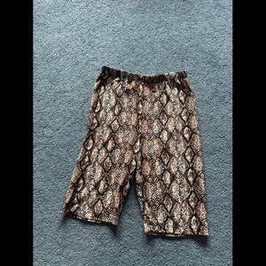 Color Alien Women's Brown Snakeskin Workout Athletic Biker Shorts Size Medium